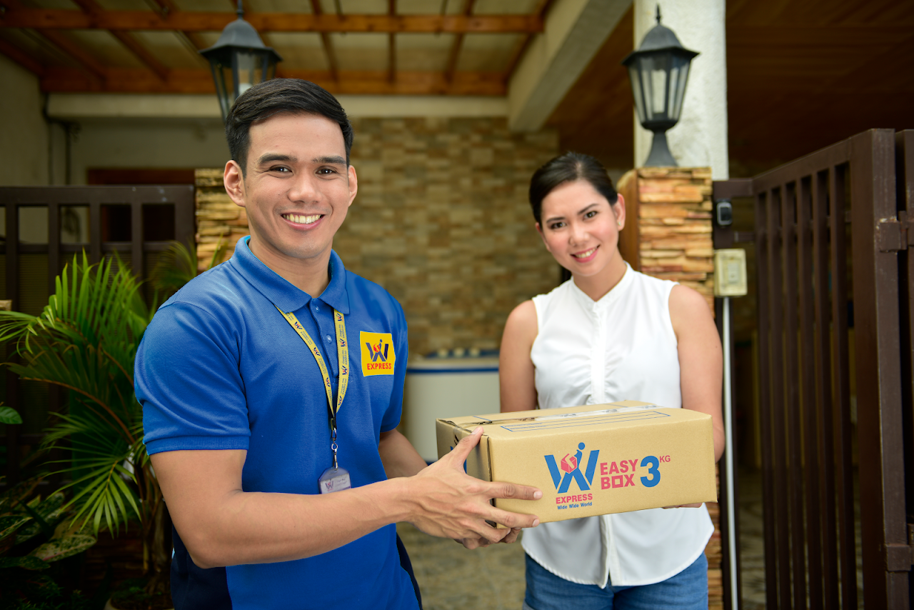 W Express delivery at the door