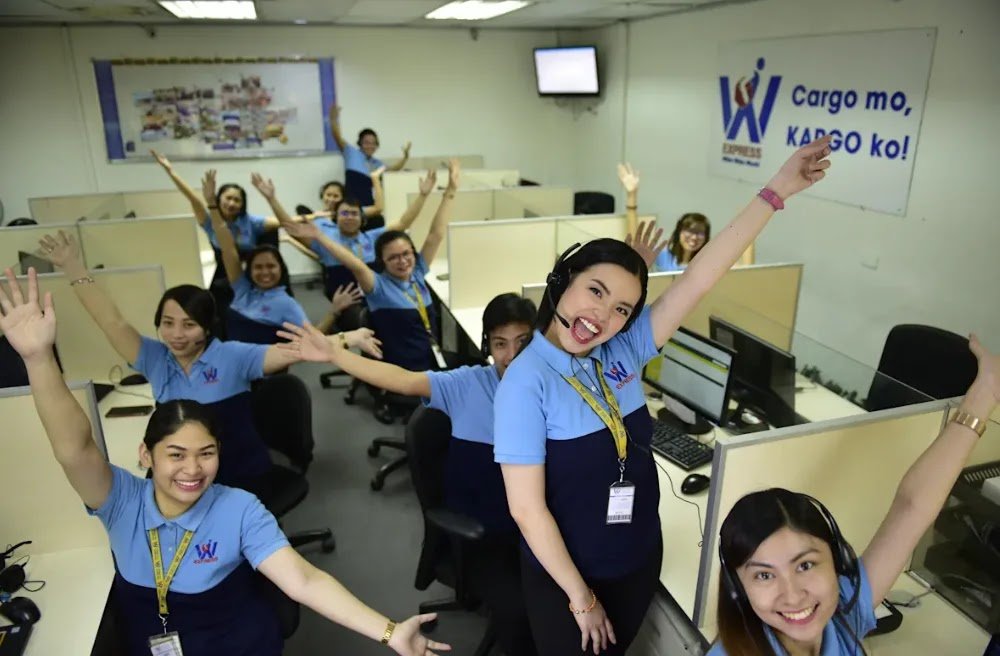 W Express call centre team